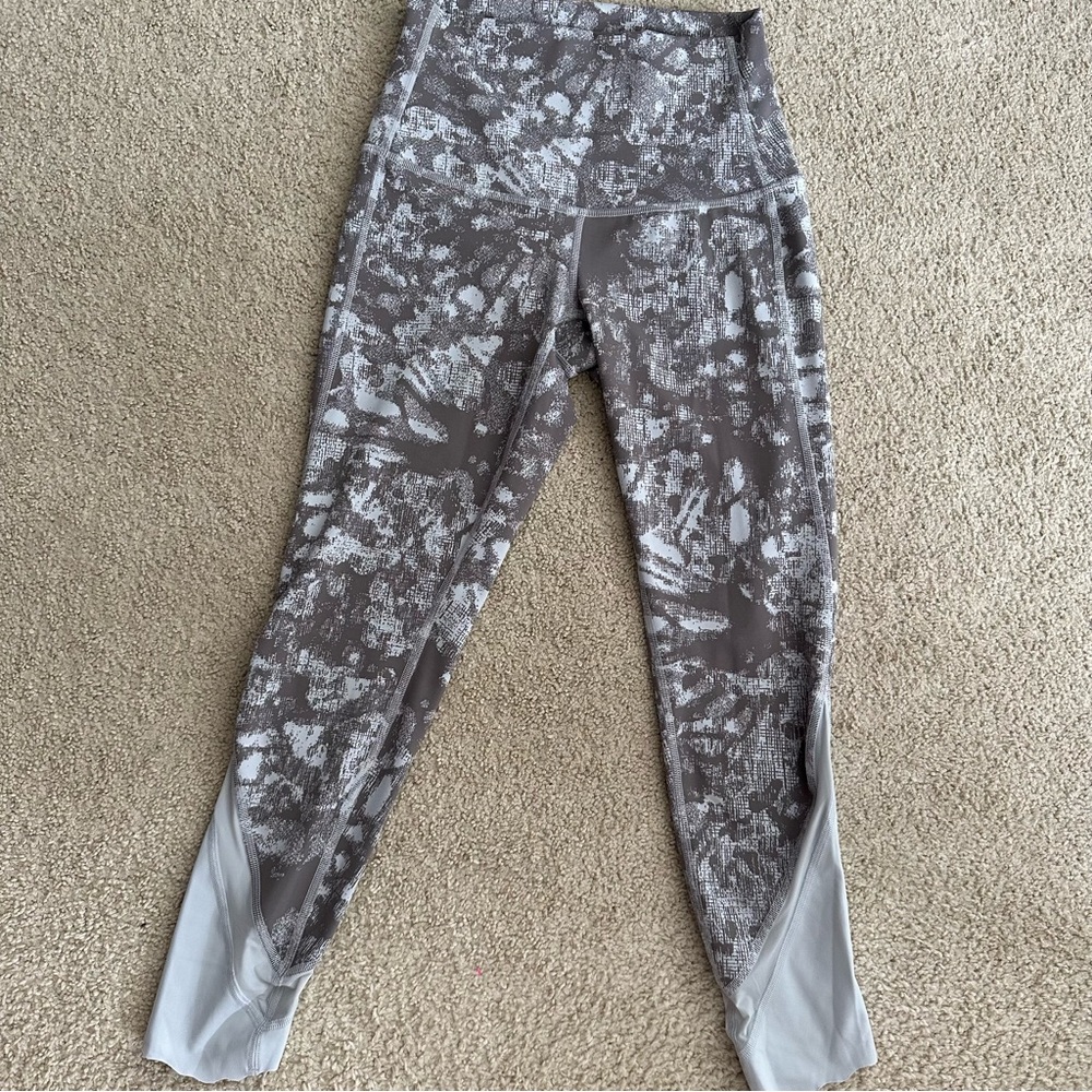Like new lululemon jacquard legging